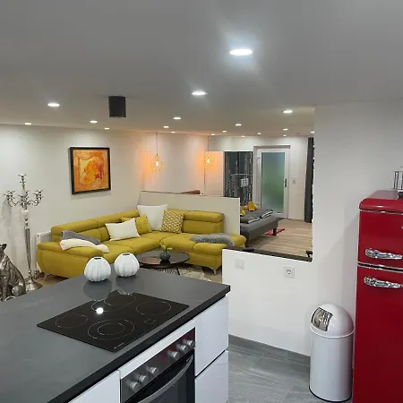 Aussergewoehnliche Kellerloft إنسبروك