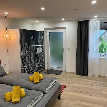 Апартаменти Aussergewoehnliche Kellerloft *